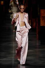 フェンディ 2022年春夏コレクション、アントニオ・ロペの作品にオマージュを捧げて｜写真26