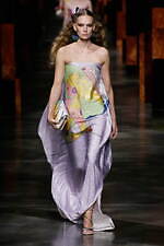 フェンディ 2022年春夏コレクション、アントニオ・ロペの作品にオマージュを捧げて｜写真33