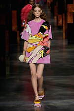 フェンディ 2022年春夏コレクション、アントニオ・ロペの作品にオマージュを捧げて｜写真35