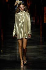 フェンディ 2022年春夏コレクション、アントニオ・ロペの作品にオマージュを捧げて｜写真39