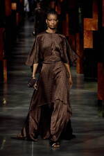 フェンディ 2022年春夏コレクション、アントニオ・ロペの作品にオマージュを捧げて｜写真43