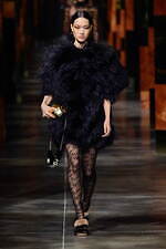 フェンディ 2022年春夏コレクション、アントニオ・ロペの作品にオマージュを捧げて｜写真46