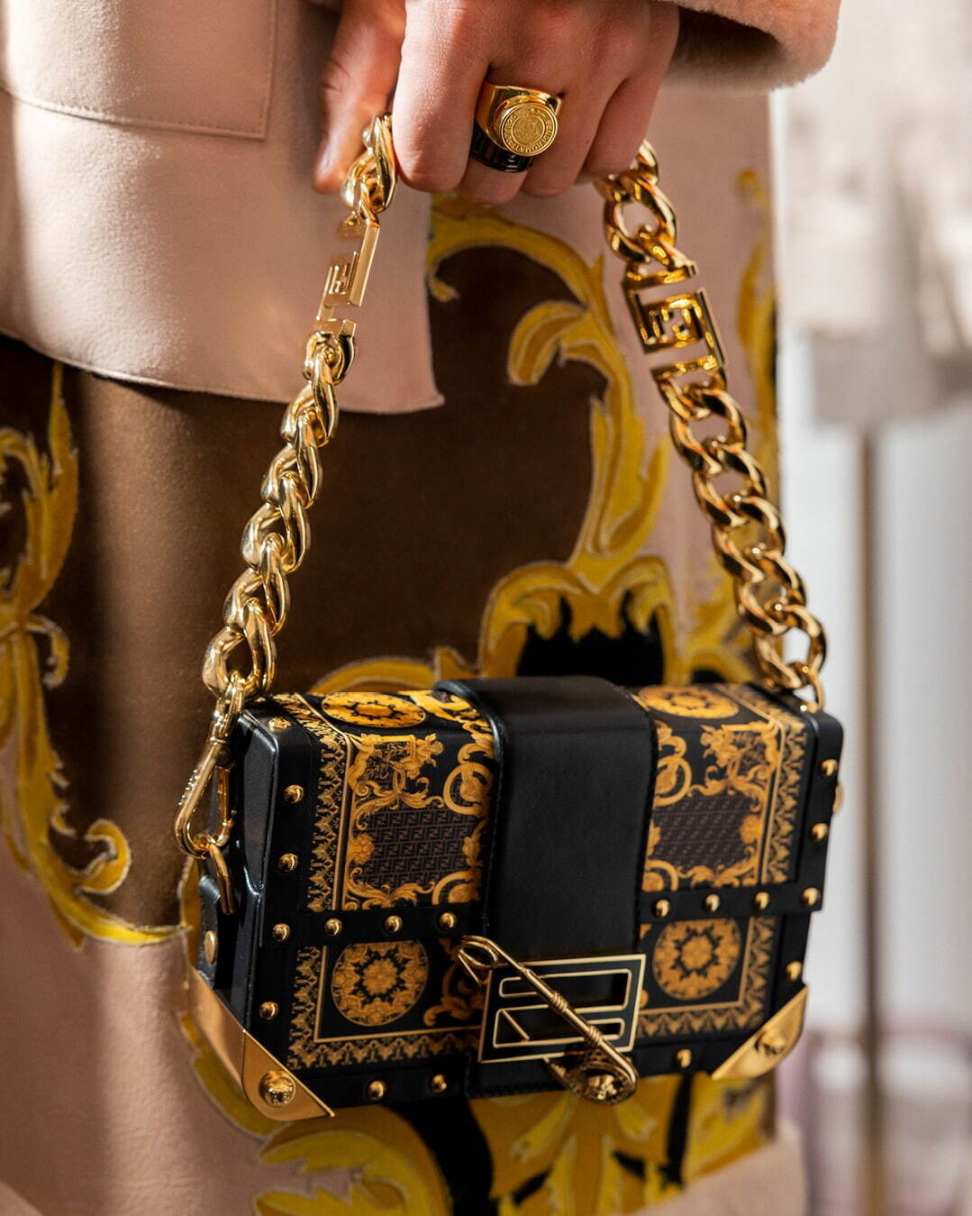 フェンディ(FENDI), ヴェルサーチェ(VERSACE) フェンダーチェ｜写真50