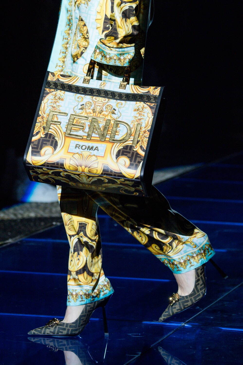 フェンディ(FENDI), ヴェルサーチェ(VERSACE) フェンダーチェ｜写真84