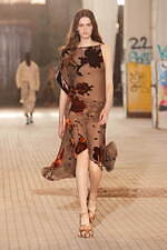 ディースクエアード 2022年春夏ウィメンズコレクション - フェミニンとロックの融合｜写真13