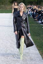 クレージュ 2022年春夏ウィメンズコレクション - フェスティバルの歓喜を再び｜写真32