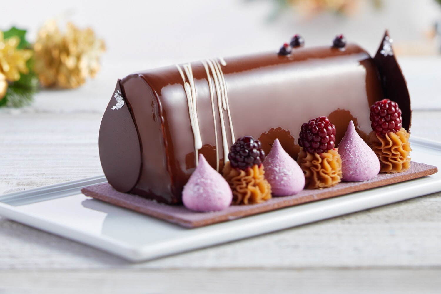 ハイアット リージェンシー 大阪のクリスマスケーキ、さっぱり口どけの“贅沢苺”ショートケーキなど｜写真3