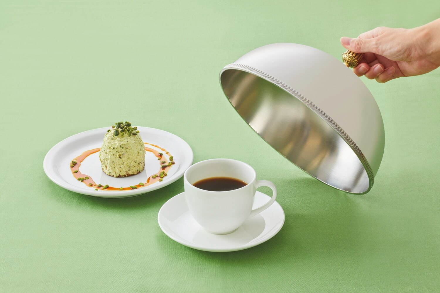 コーヒーの“香り”体験カフェ「ネスカフェ 原宿」に、香りを頭上から噴射する巨大コーヒーカップ席｜写真6
