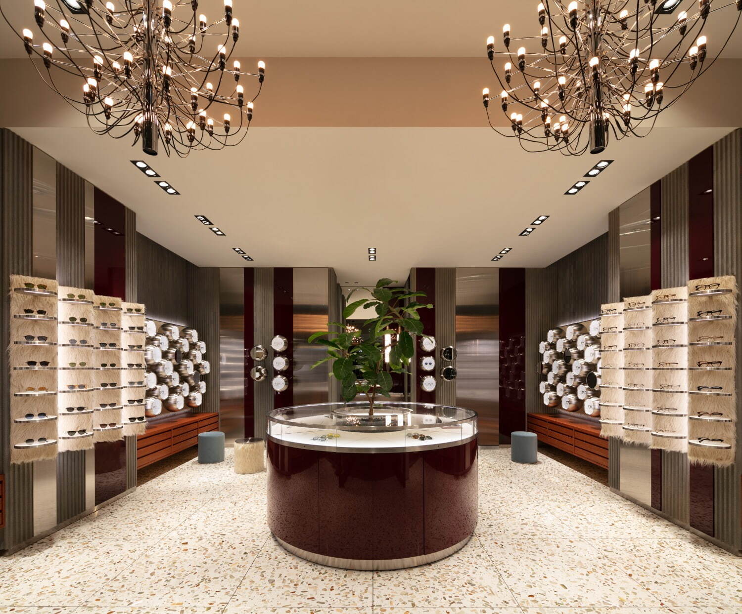 オリバーピープルズ“レンズ＆フレーム”をカスタムできるアイウェア、東京の新旗艦店で先行発売｜写真13