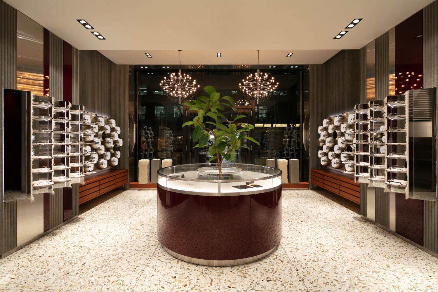 オリバーピープルズ“レンズ＆フレーム”をカスタムできるアイウェア、東京の新旗艦店で先行発売｜写真16