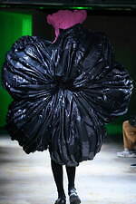 コム デ ギャルソン 2022年春夏コレクション - 川久保玲の“今の心境”｜写真12