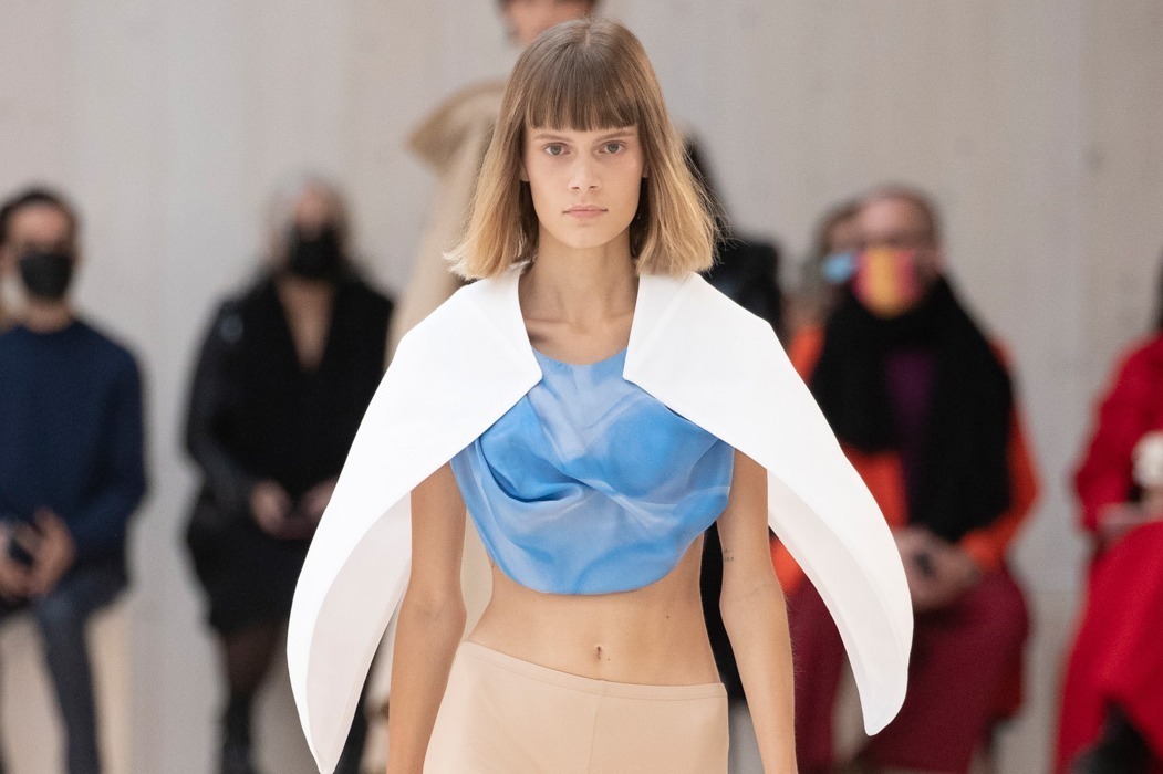 ロエベ 2022年春夏コレクション - 歪みが生む挑発と官能