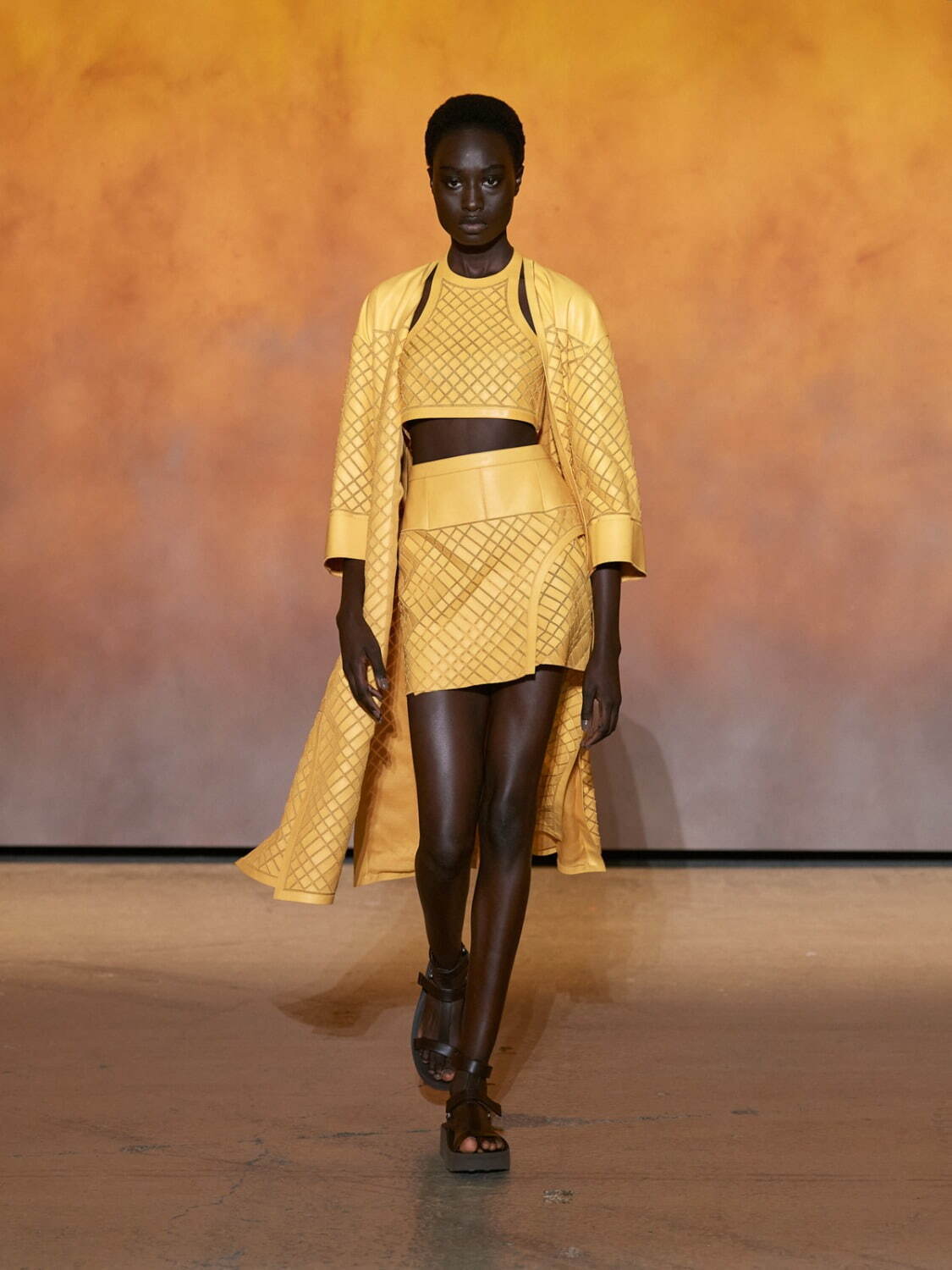 エルメス 2022年春夏｜ スタンド/ノーカラーコート