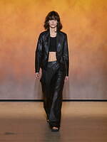 エルメス 2022年春夏コレクション - 快活な女性たちが行く地平線の旅｜写真43