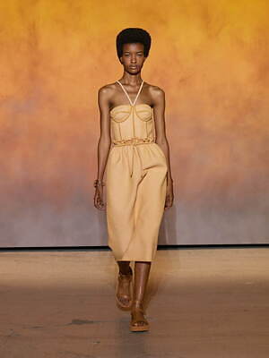 エルメス 2022年春夏コレクション - 快活な女性たちが行く地平線の旅｜写真33