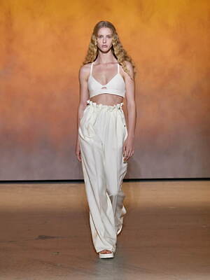 エルメス 2022年春夏コレクション - 快活な女性たちが行く地平線の旅｜写真51