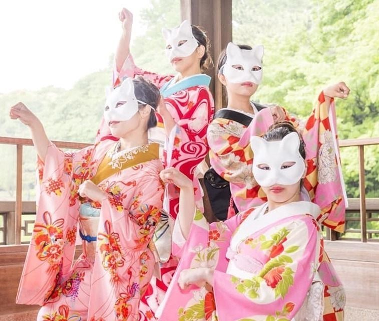 閉館後の水族館で「品川花火まつり」イルカと楽しむ“盆踊り”や縁日がマクセル アクアパーク品川に｜写真1