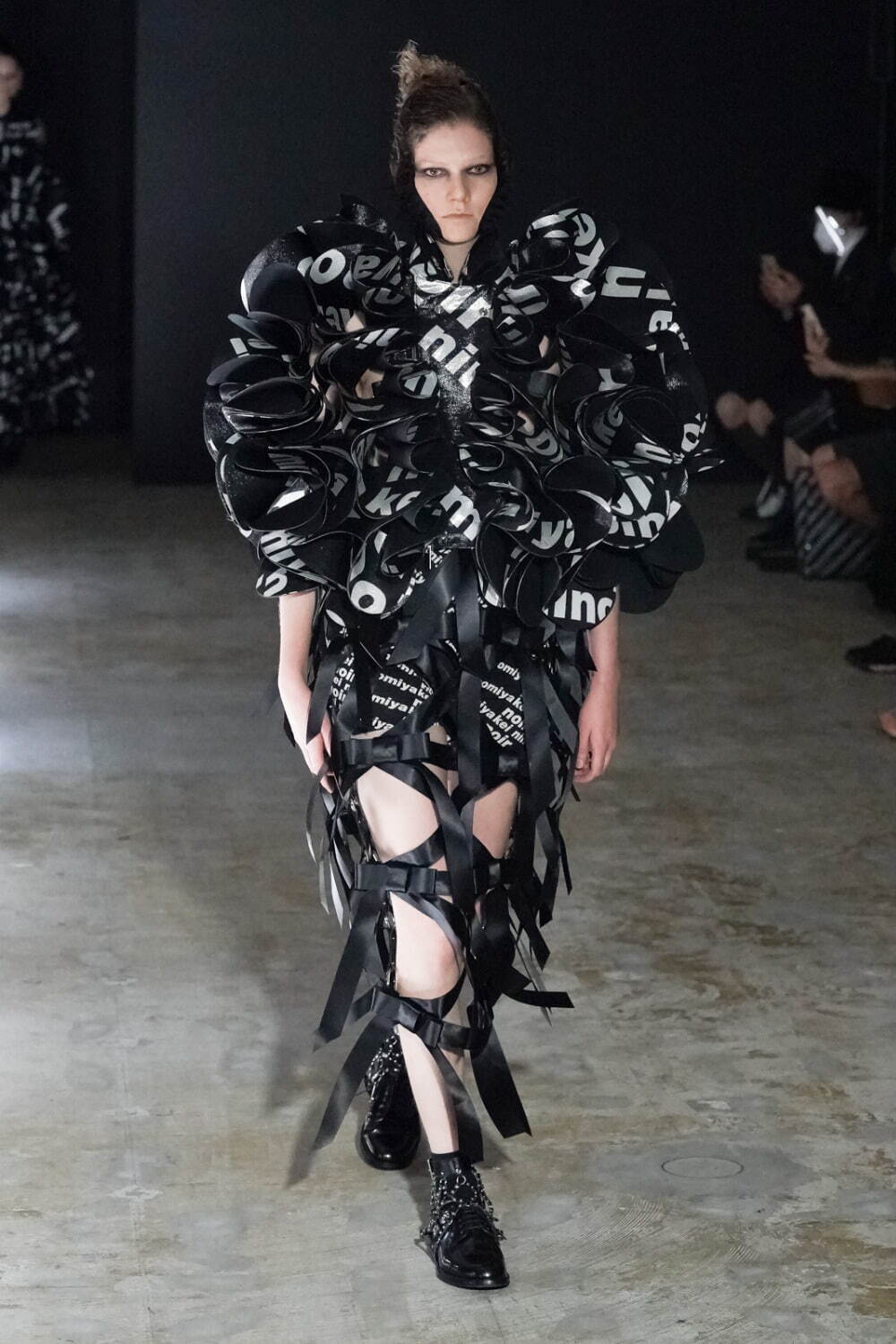 ノワール ケイ ニノミヤ(noir kei ninomiya) 2022年春夏ウィメンズコレクション - ファッションプレス