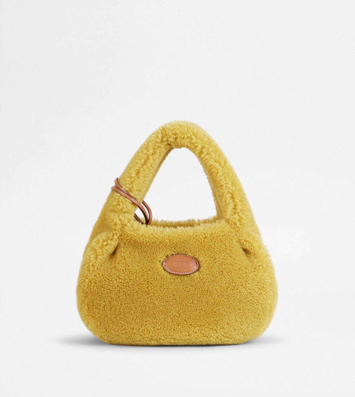 【 TOD'S 】もこもこムートンバッグ トッズ」のムートンバッグが可愛い！シンプルコーデのポイントに