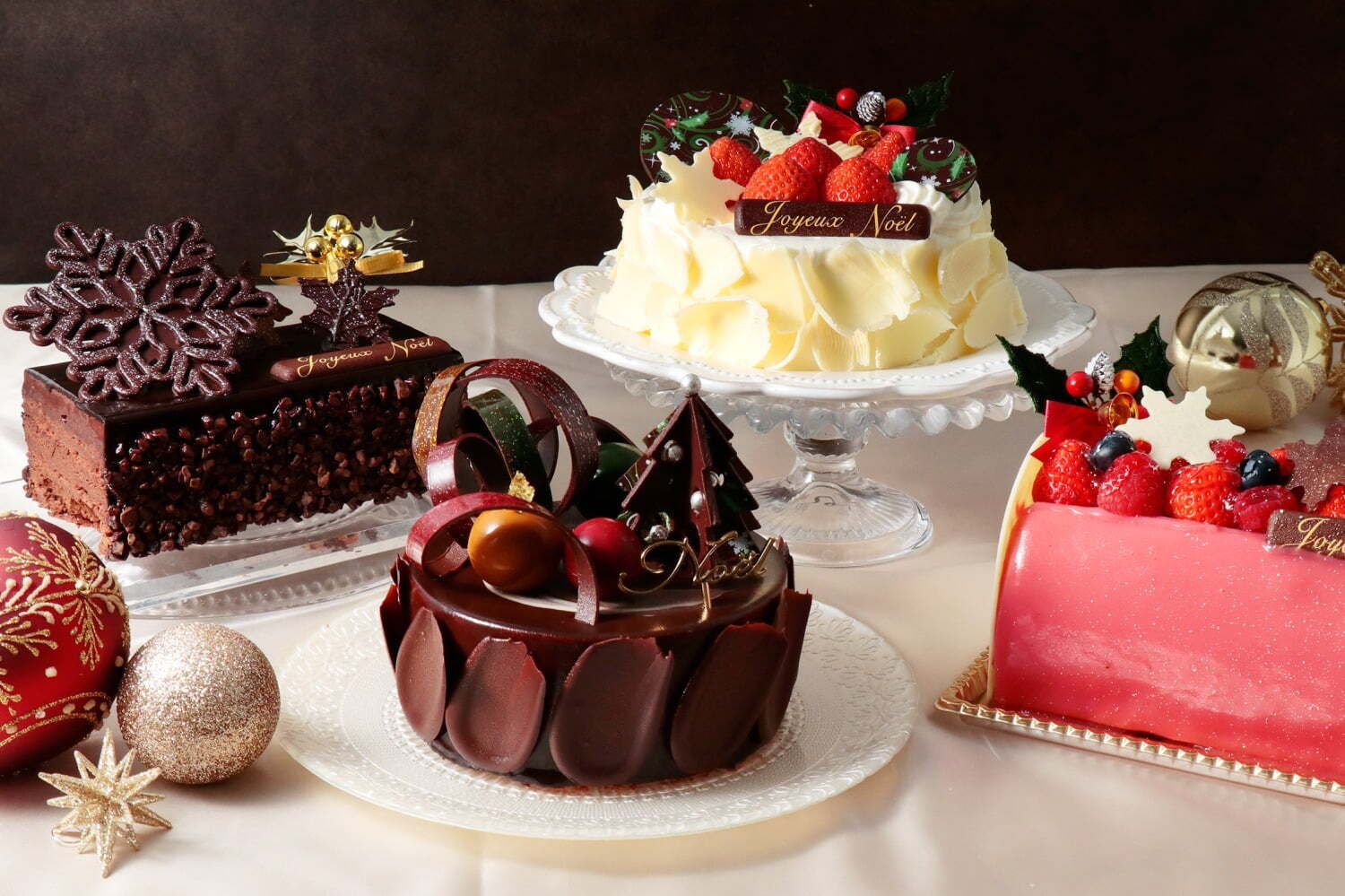 ベルアメールのクリスマスケーキ ルビーチョコのブッシュ ド ノエルや 雪の結晶 を飾ったチョコケーキ ファッションプレス