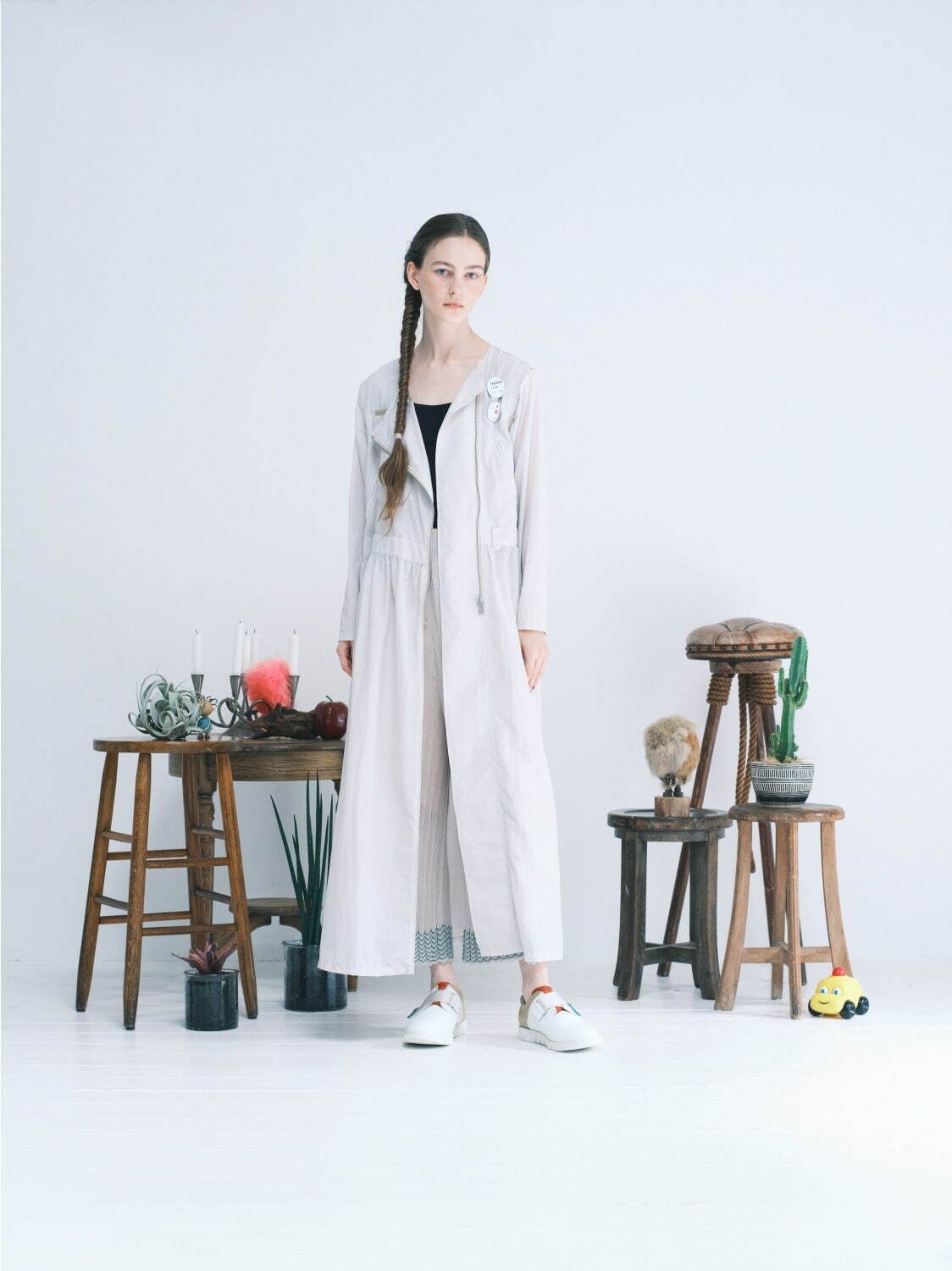 ベッドサイドドラマ 2022年春夏｜ スタンド/ノーカラーコート