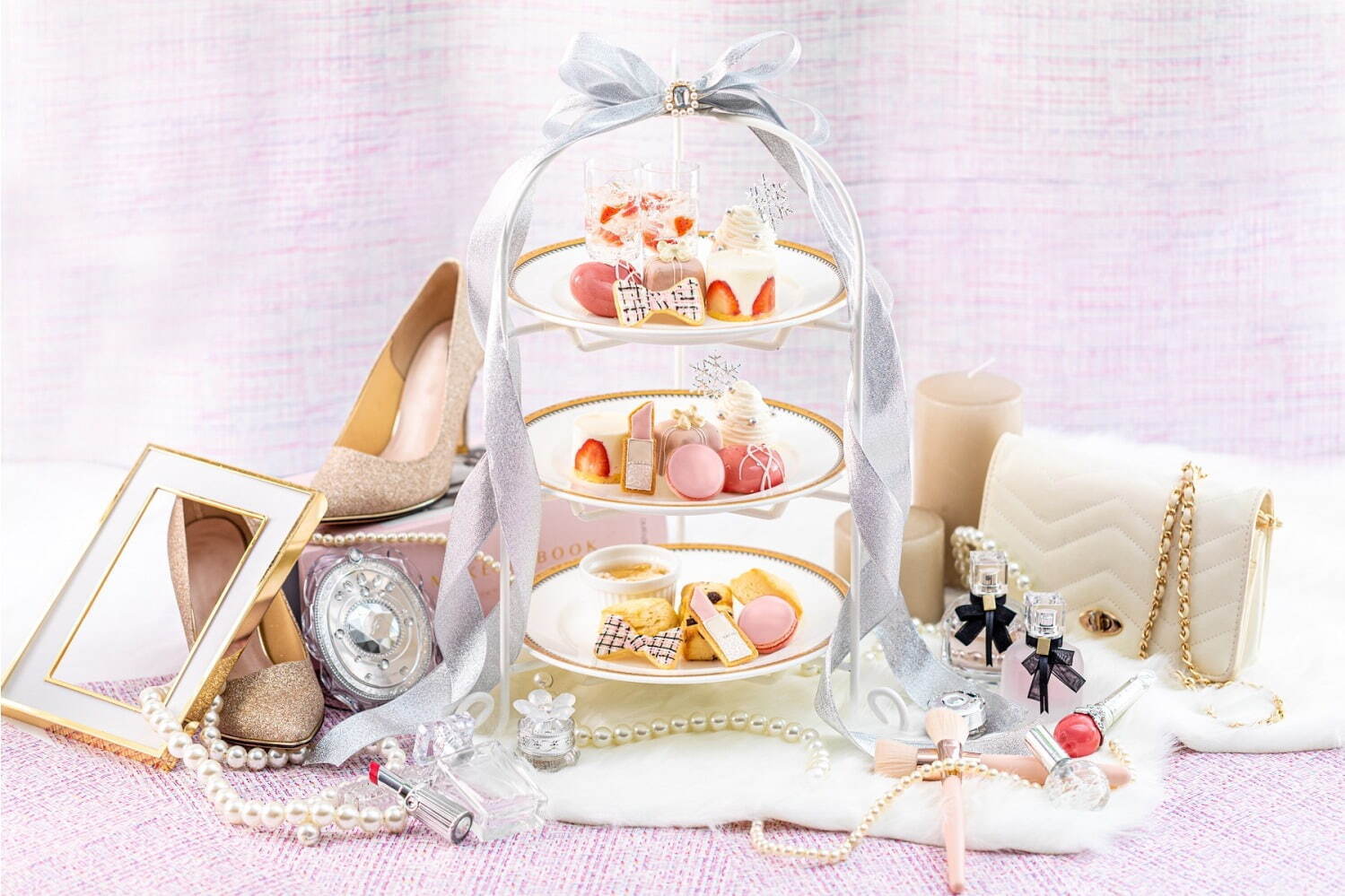 「メイクアップ」アフタヌーンティーが兵庫・芦屋で、“リップ＆ツイードリボン”クッキーやハートムース｜写真1