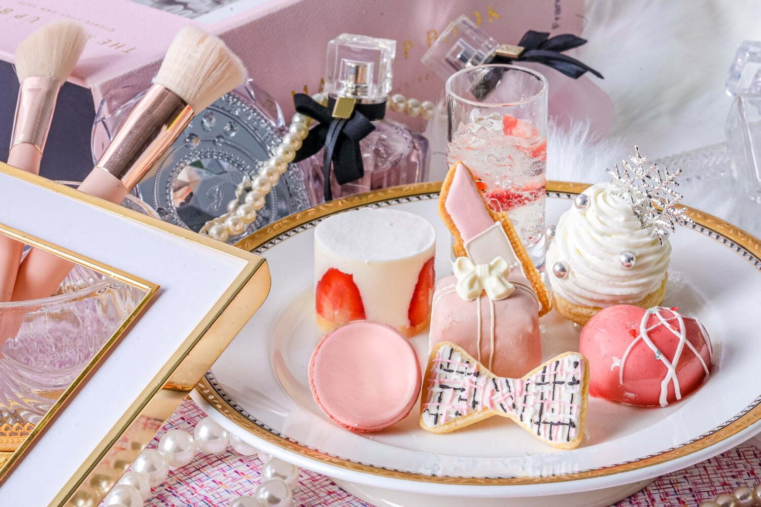 クリスマス｜「メイクアップ」アフタヌーンティーが兵庫・芦屋で、“リップ＆ツイードリボン”クッキーやハートムース