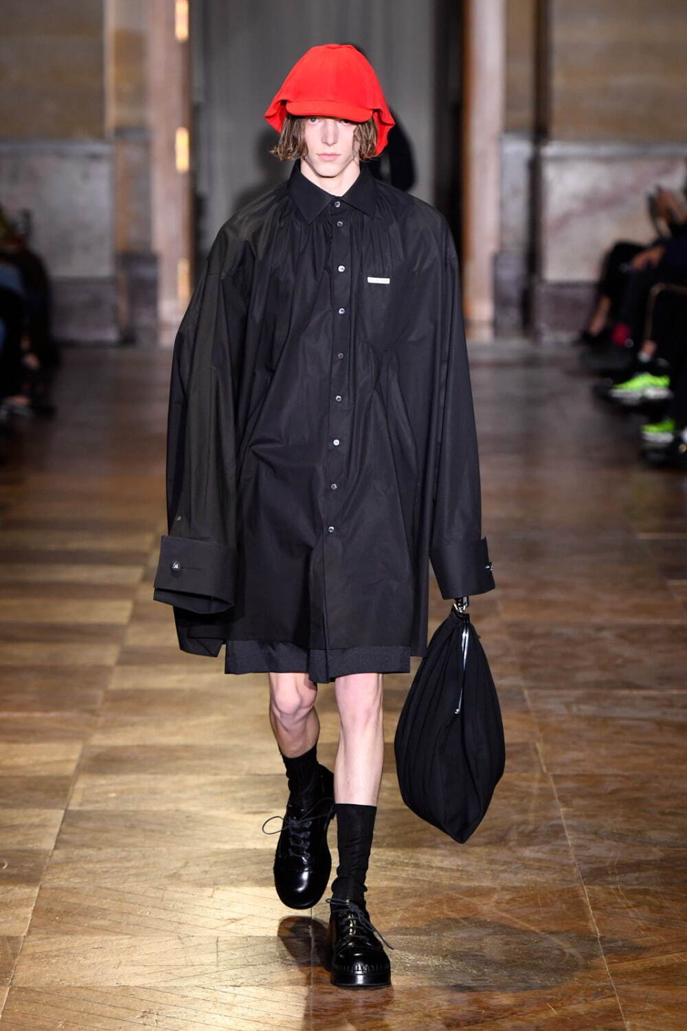 ラフ シモンズ(RAF SIMONS) 2022年春夏ウィメンズ&メンズコレクション 