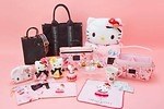 サンリオ「ハローキティ」ピエール・エルメ・パリと限定コラボグッズ、“イスパハン”ドレスの人形など