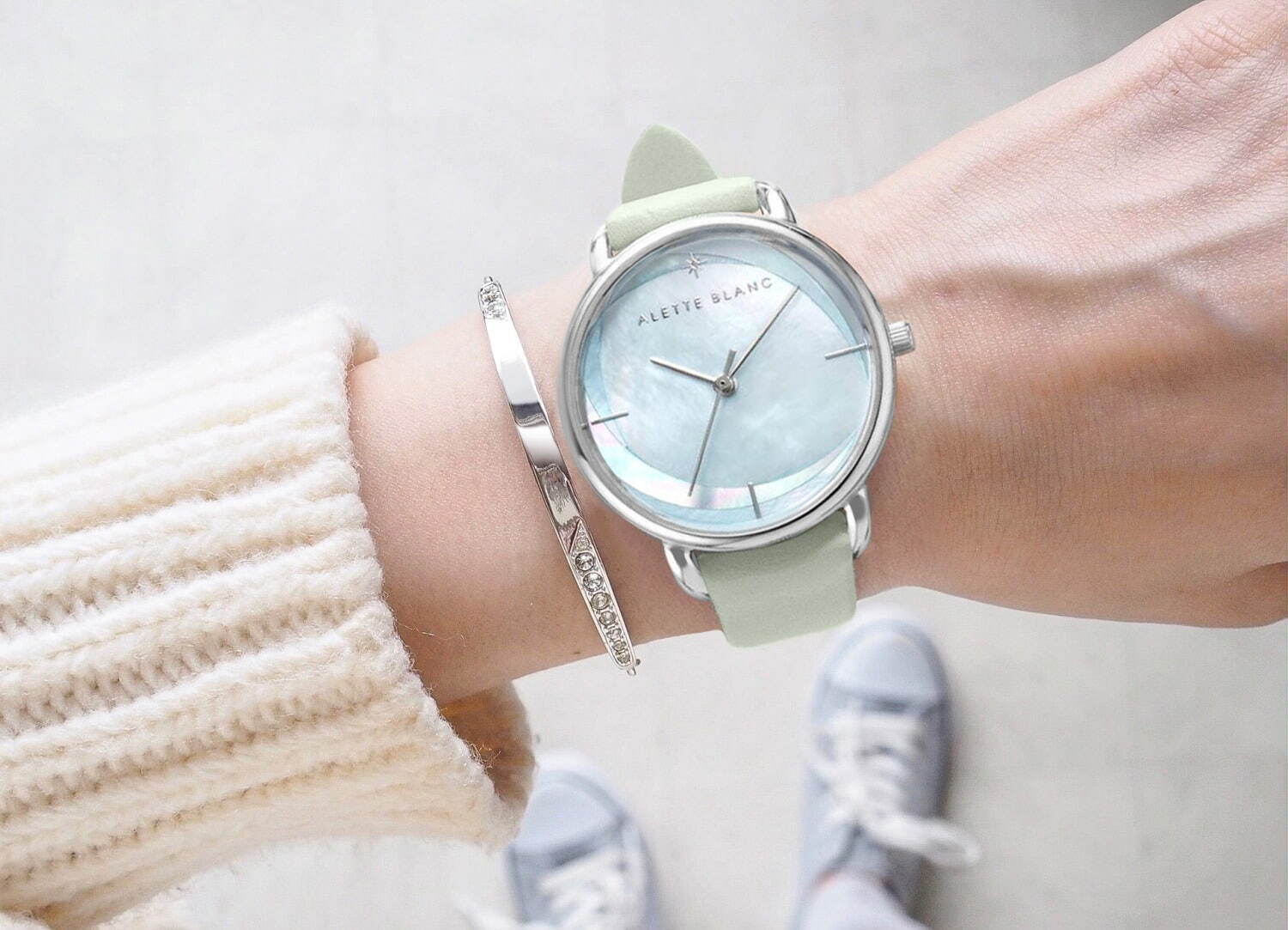 アレットブランの腕時計 ブリーズ パステルレザーベルトの新作 オーロラ色に煌めく文字盤 ファッションプレス