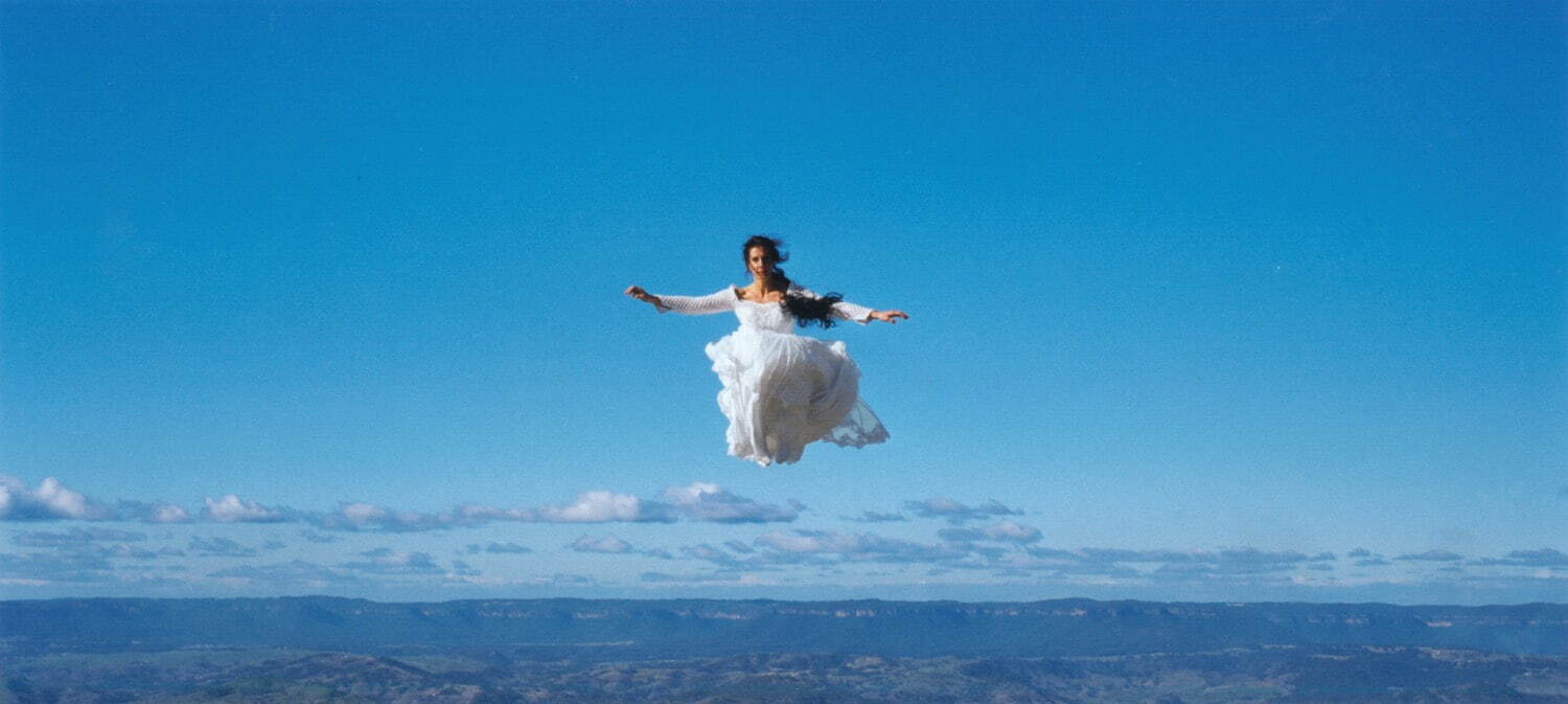 ローズマリー・ラング《フライト・リサーチ #5》1999年
© Rosemary LAING