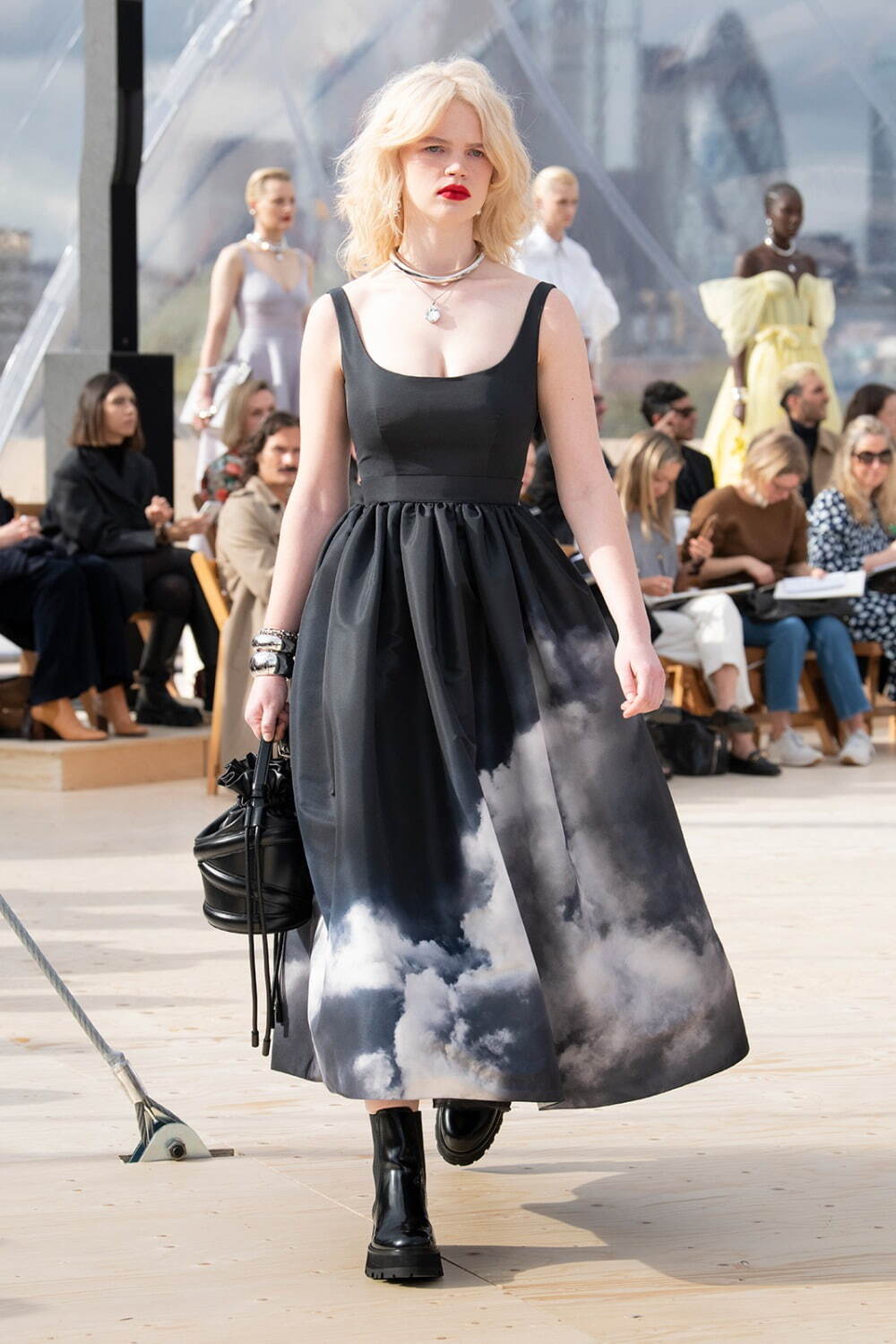 マックイーン(McQueen) 2022年春夏ウィメンズコレクション  - 写真29