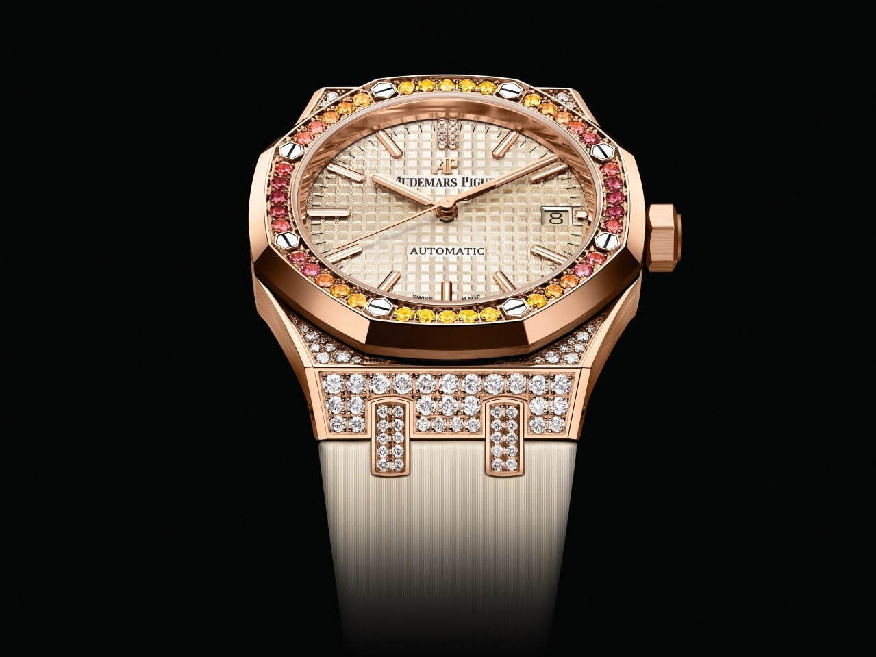 オーデマ ピゲの新作腕時計、ダイヤモンドとカラフルなジェムストーンを配したゴージャスな2型｜写真3