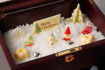 ザ・カハラ・ホテル＆リゾート 横浜のクリスマスアフタヌーンティー、スイーツを並べた宝石箱｜写真1