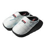 ナンガ“雪山”モチーフのマーブルパターンを配したダウンジャケット＆サンダル｜写真7