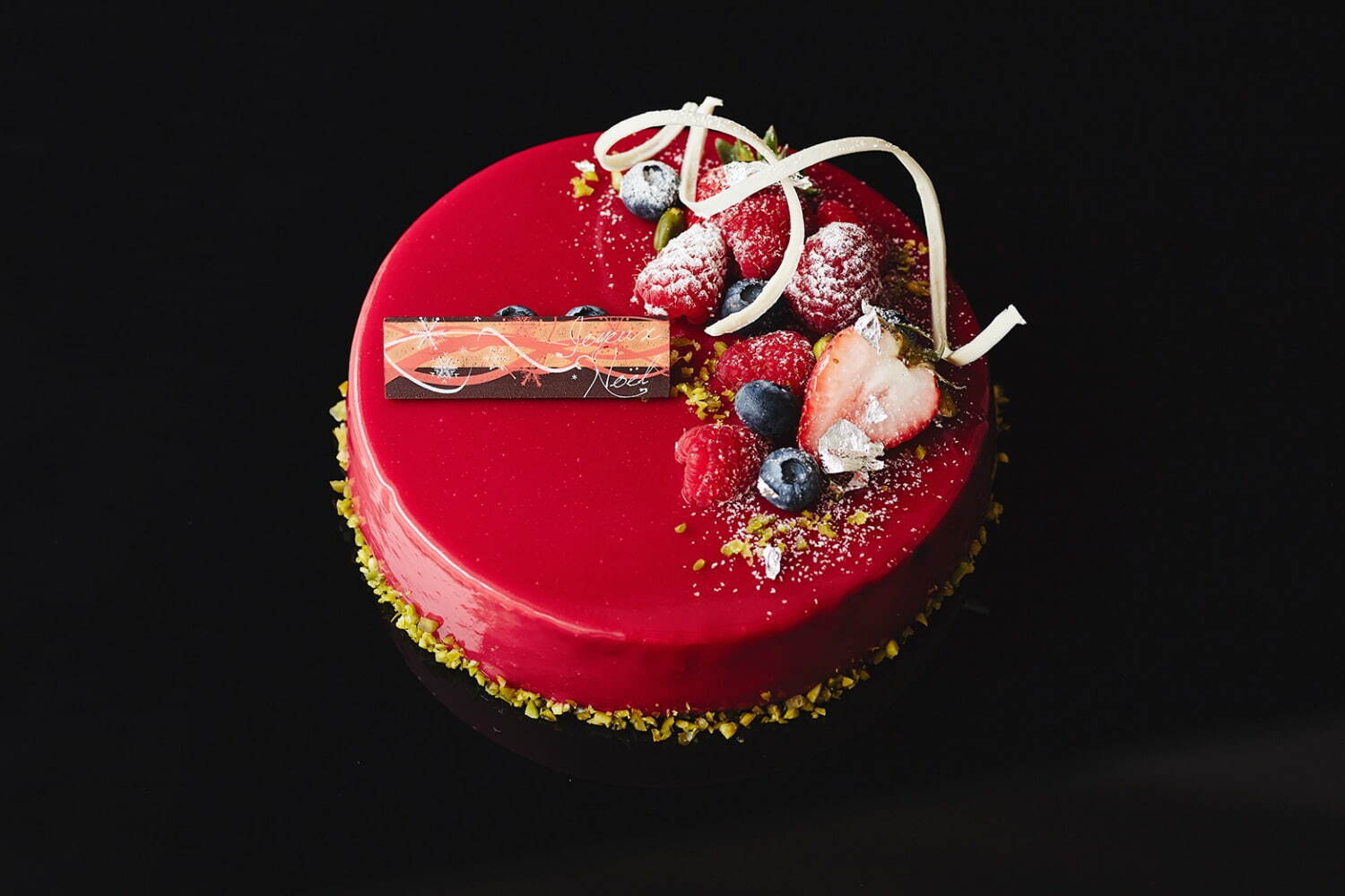 ロク キョウト」初クリスマスケーキ、“銀世界”を表現した純白の