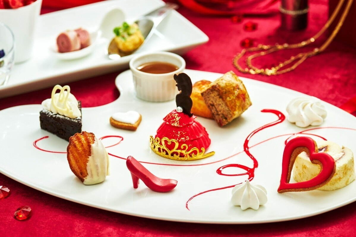 “好みのカラー”にカスタムできる「プリンセスアフタヌーンティー」東京・青山で、ドレスケーキなど