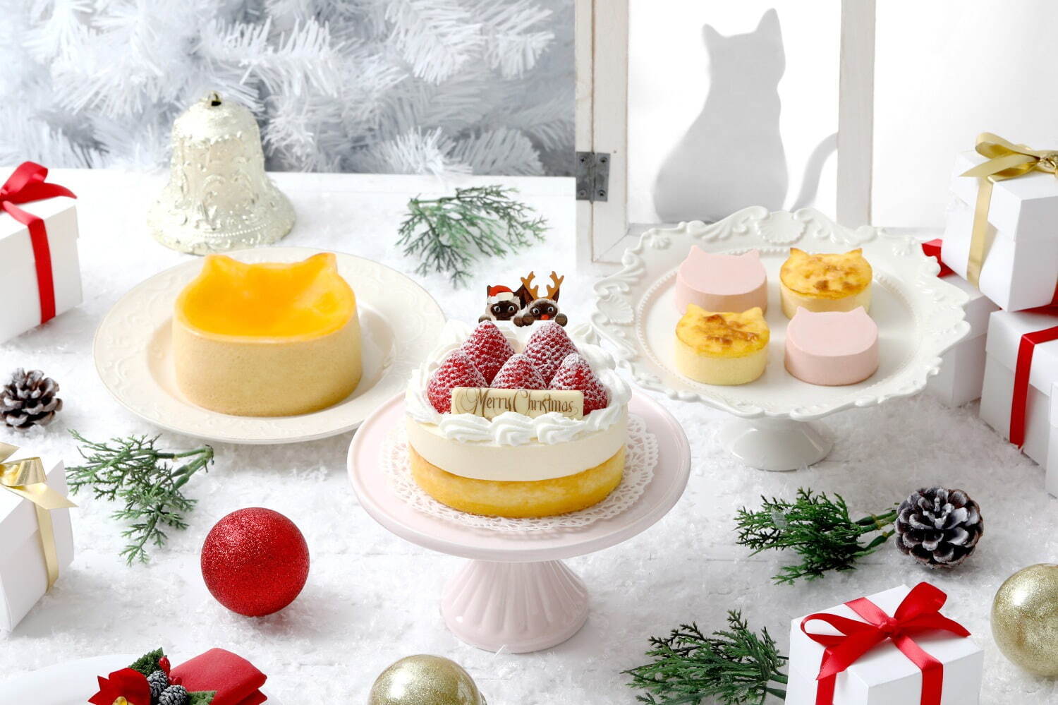 ねこねこチーズケーキ21年クリスマス、雪のようなクリームのせ2層仕立ての“ネコ型”チーズケーキ｜写真4