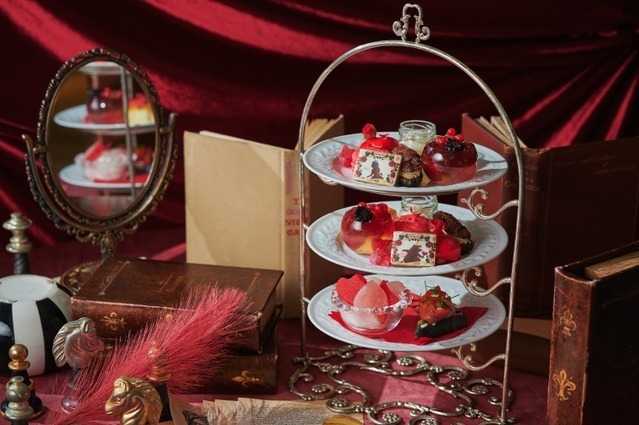 不思議の国のアリス ハートの女王 の真っ赤なアフタヌーンティーが千葉で トランプ型クッキーも ファッションプレス