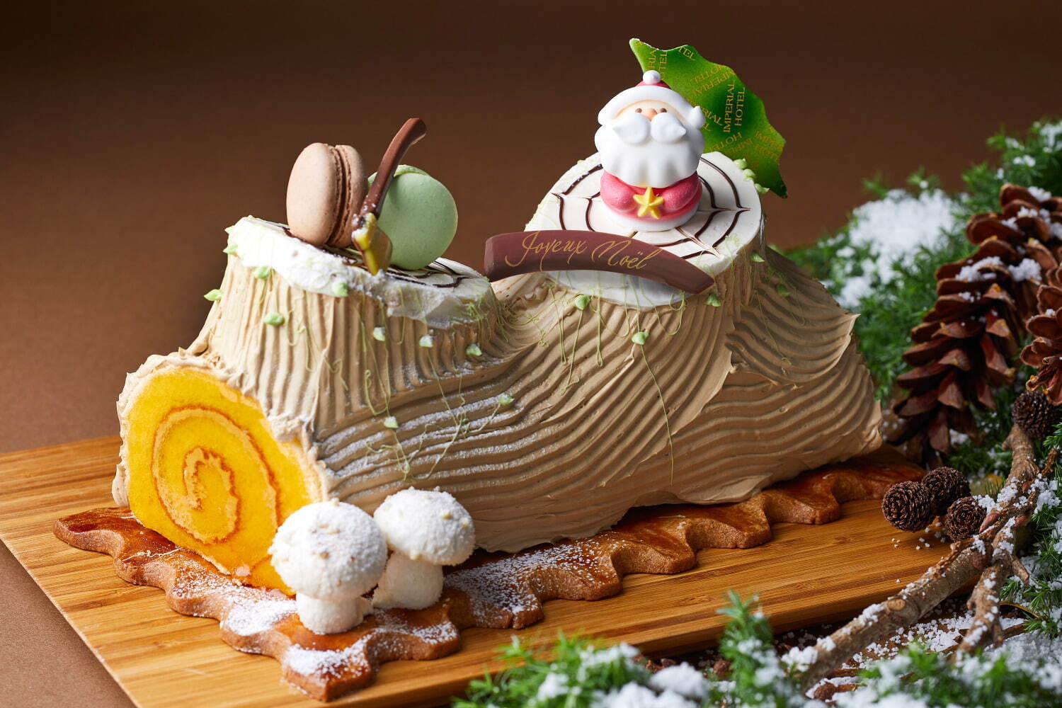 帝国ホテル 東京のクリスマス2021年、トリュフケーキや“ポインセチア咲く”クリスマスケーキ｜写真6