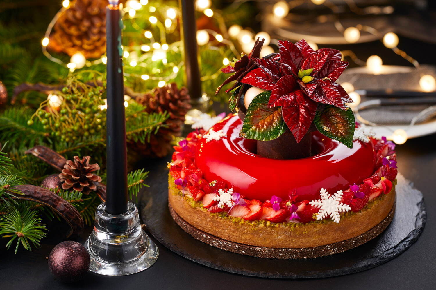 帝国ホテル 東京のクリスマス2021年、トリュフケーキや“ポインセチア咲く”クリスマスケーキ｜写真3