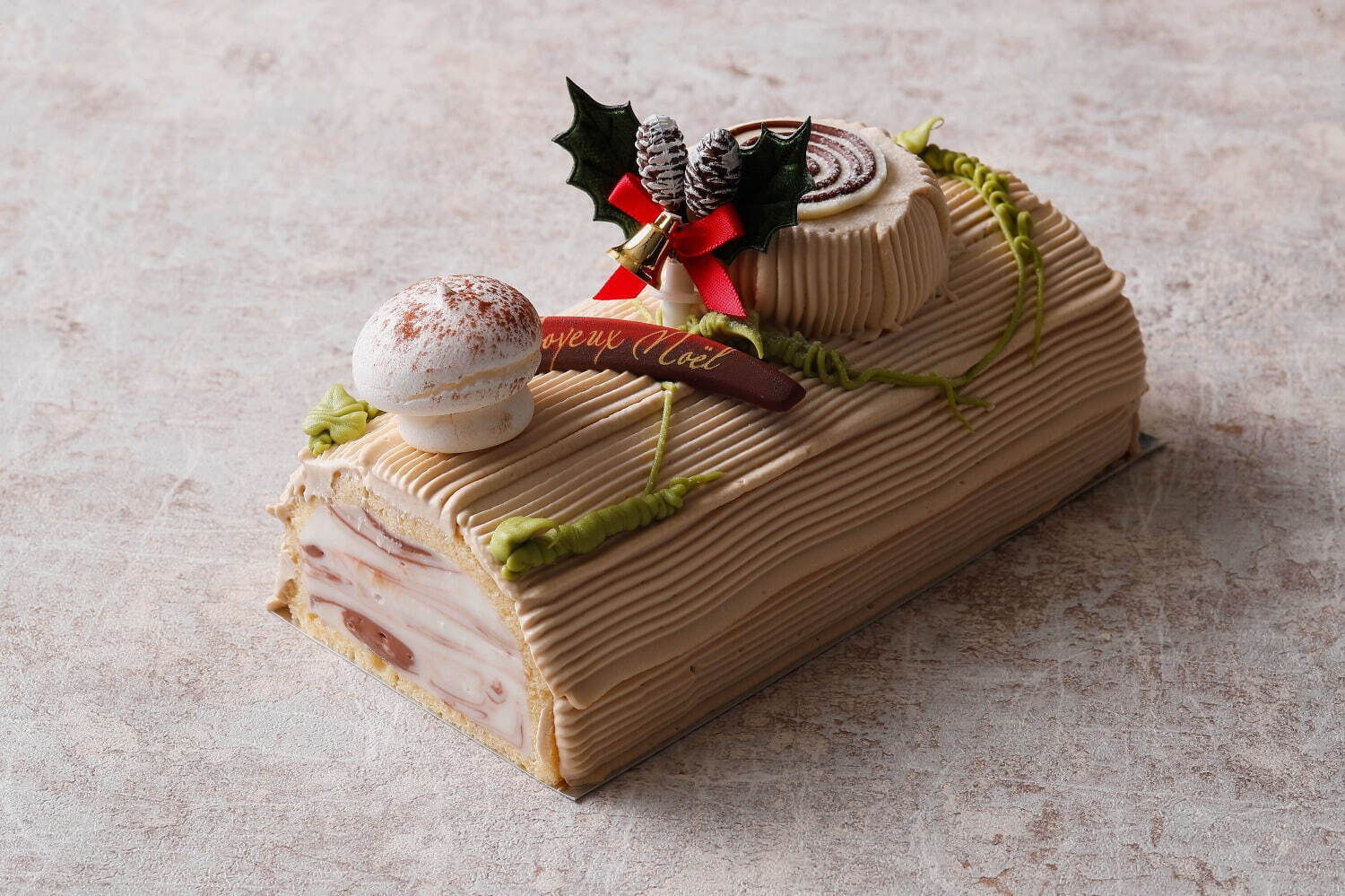 東京會舘21年クリスマスケーキ、“ホワイトクリスマス”イメージの「マロンシャンテリー」｜写真4