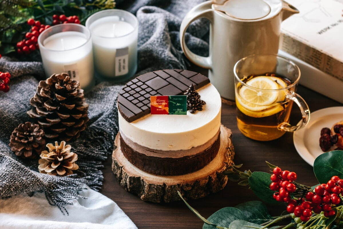 〈ミニマル〉ホワイトチョコムースや生ガトーショコラなど5層に重ねたチョコレートケーキ