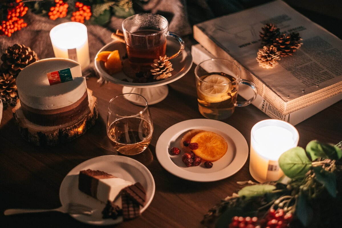 ミニマルのクリスマス2021、5層に重なるシングルオリジンチョコケーキ＆シュトーレン風ガトーショコラ｜写真1