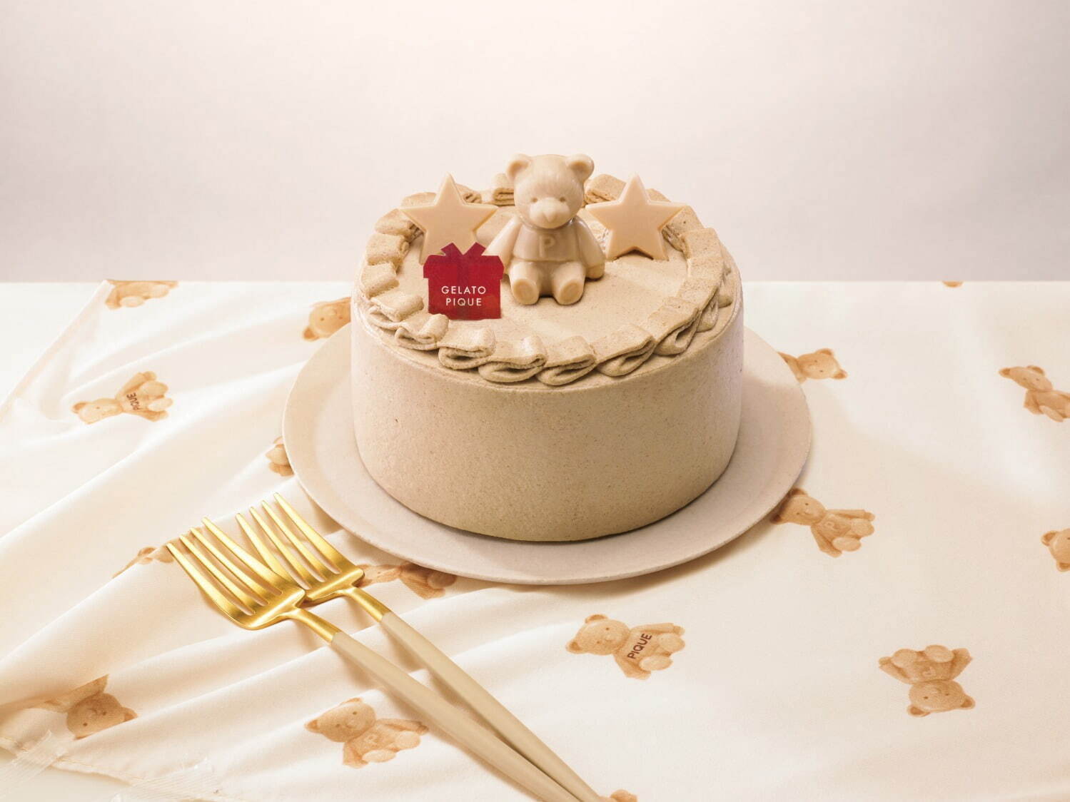 gelato piqueブラウンベアの焦がしバターキャラメルケーキ 4,309円