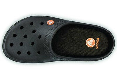 クロックスとTSUTAYAが異色コラボ、ブランド初のルームスリッパを発売