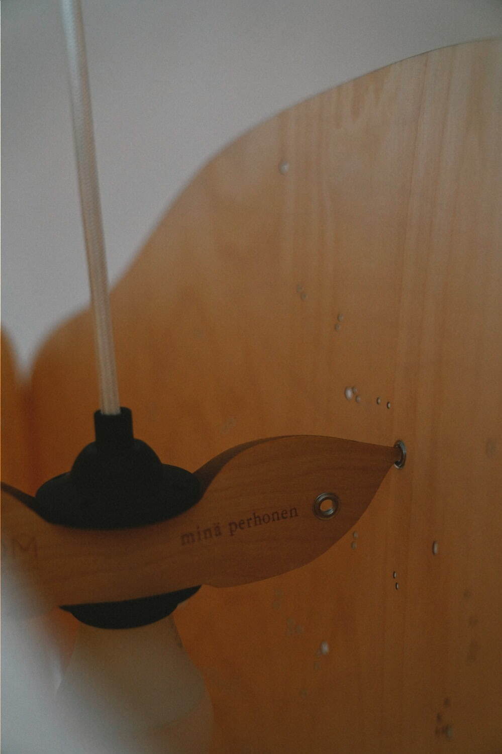 ミナ ペルホネン“星降る森”や“空に浮かぶ雲”の新作ランプ、フィンランドのデザイナーとコラボ｜写真1