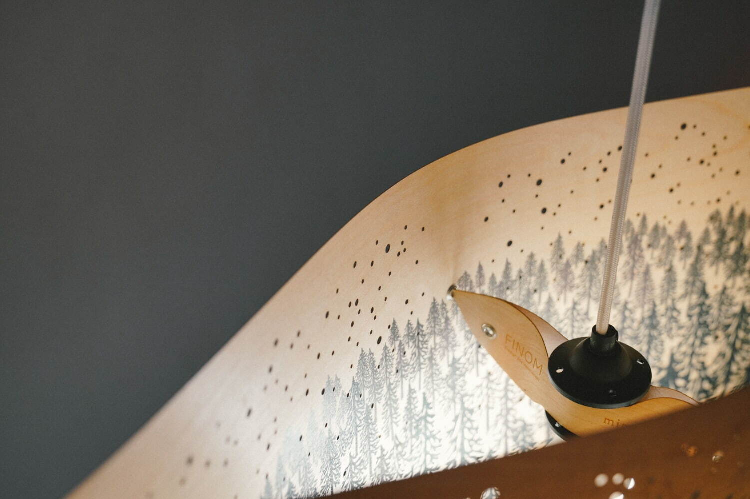 ミナ ペルホネン“星降る森”や“空に浮かぶ雲”の新作ランプ、フィンランドのデザイナーとコラボ｜写真2