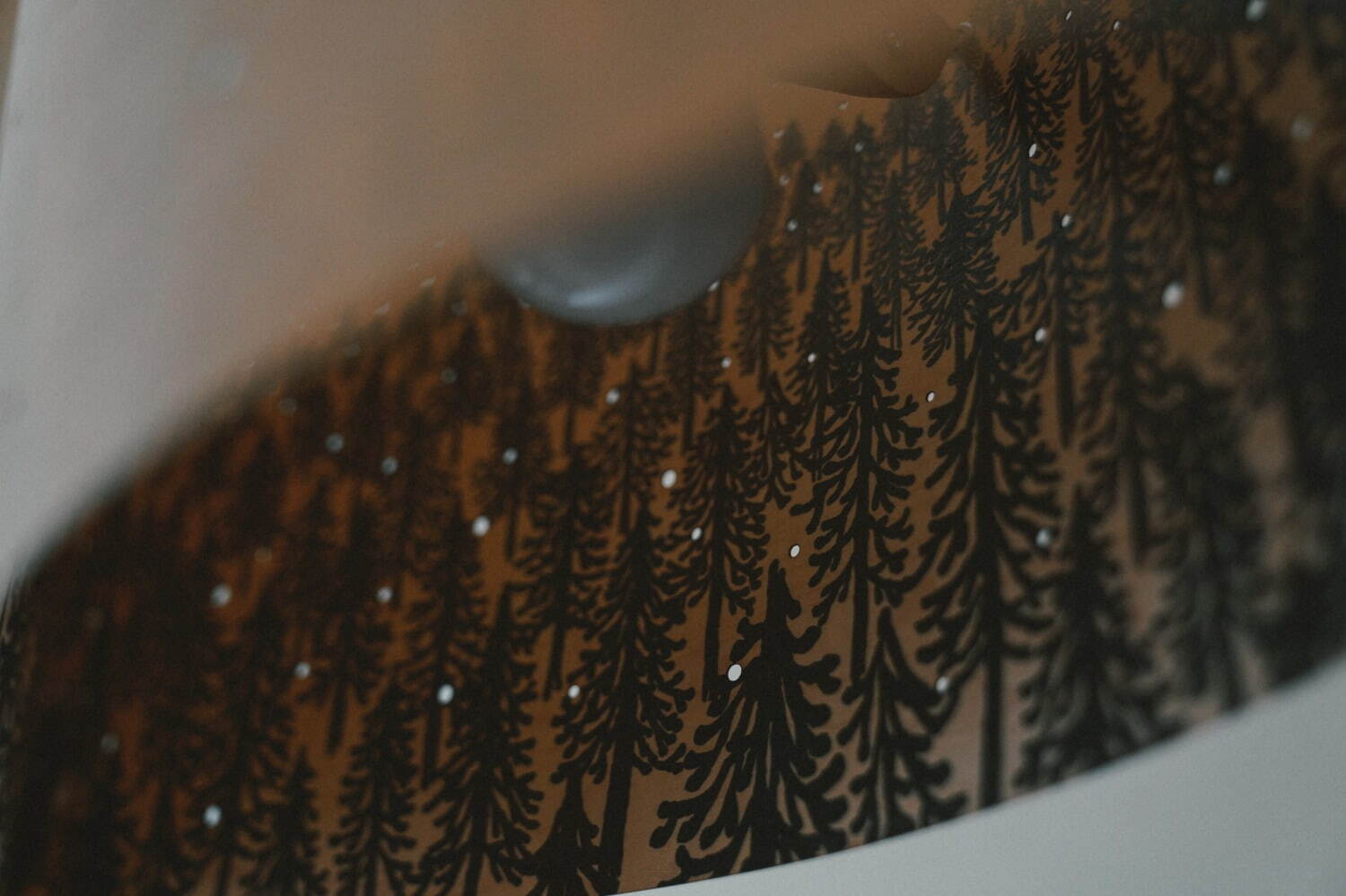ミナ ペルホネン“星降る森”や“空に浮かぶ雲”の新作ランプ、フィンランドのデザイナーとコラボ｜写真4