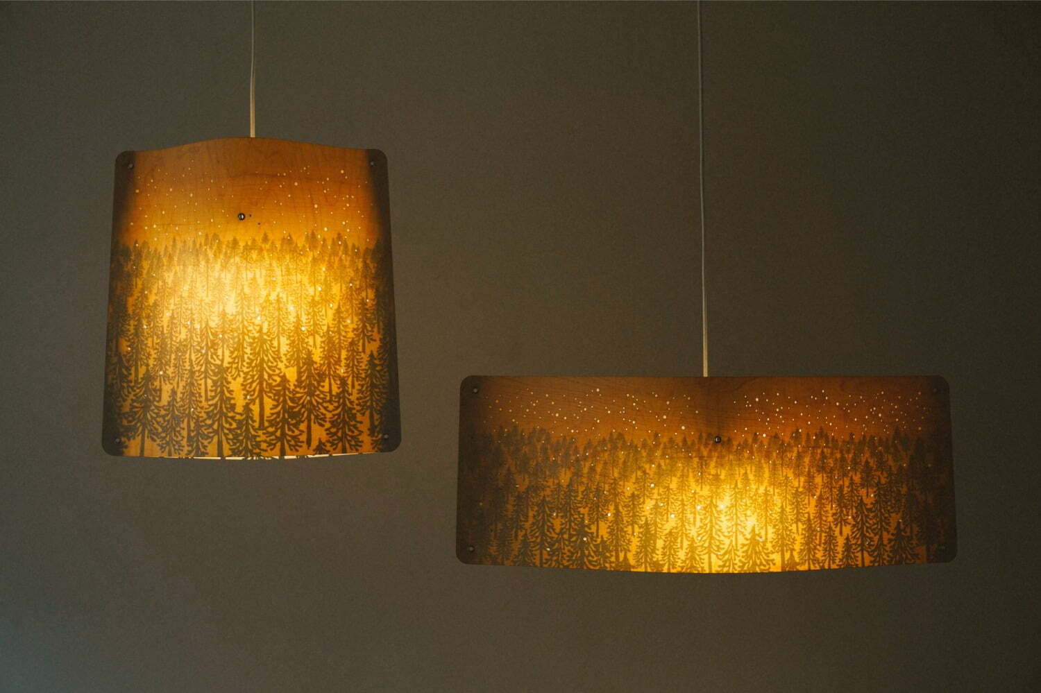 ミナ ペルホネン“星降る森”や“空に浮かぶ雲”の新作ランプ、フィンランドのデザイナーとコラボ